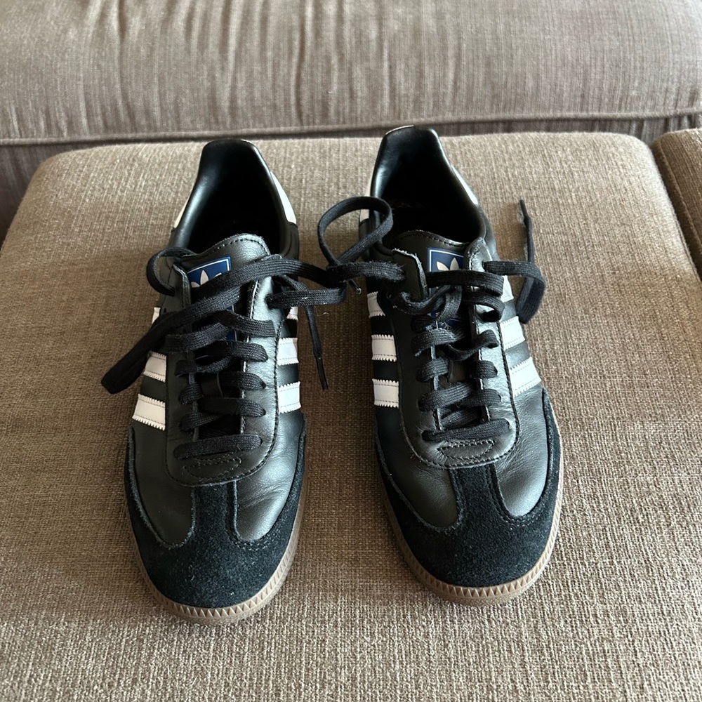 Black Adidas Sambas size 8